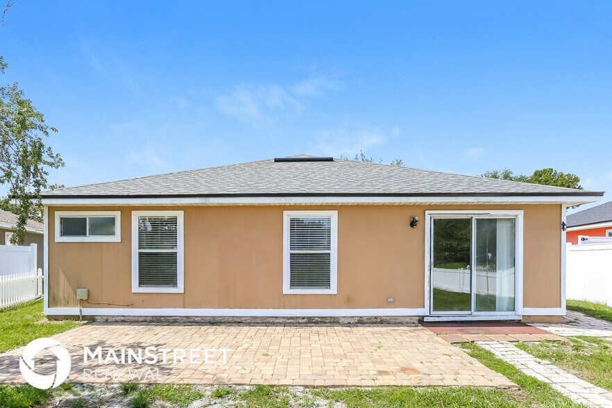 Building Photo - 7405 International Village Dr