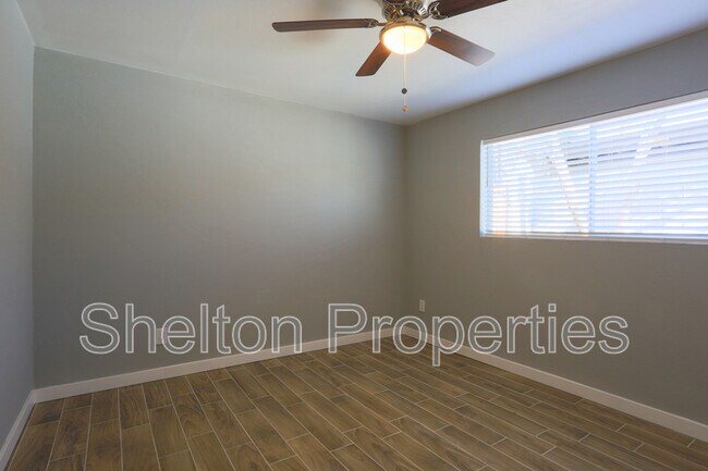Building Photo - 1747 E Virginia Ave