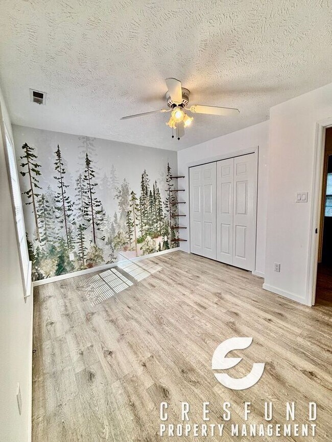 Building Photo - $350 OFF YOUR 1ST FULL MONTHS RENT! 4 Bed,...