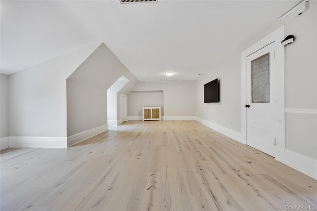 Building Photo - 105 Everit Ave