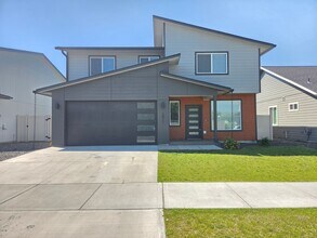 Building Photo - $2,500 - 4 Bed / 2.5 Stunning Home in Five Mile Prairie Neighborhood