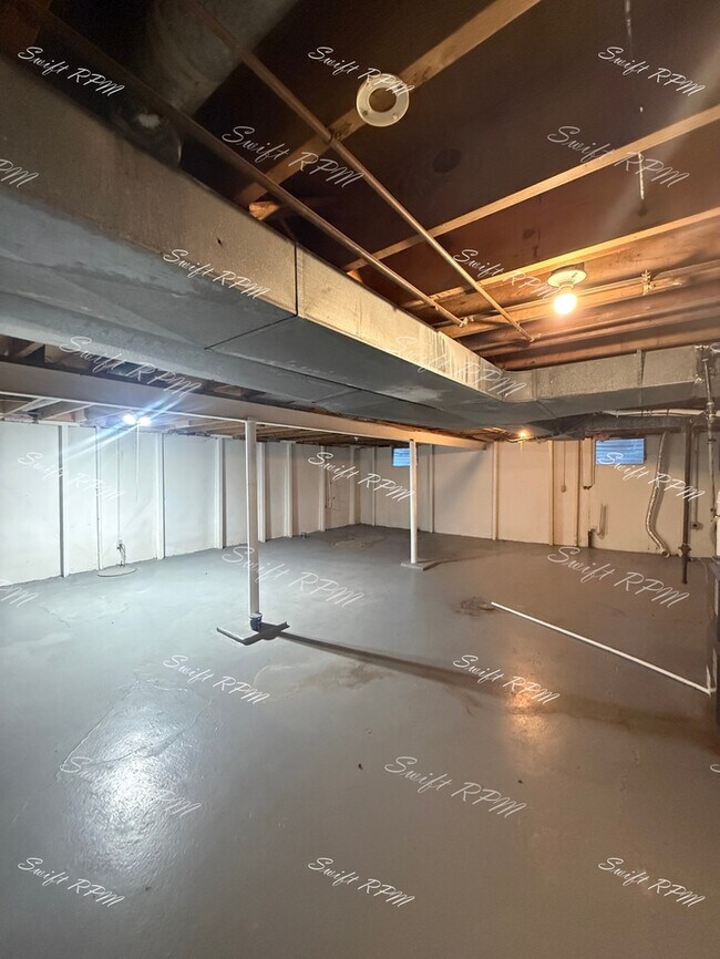 Building Photo - 9805 Carter Dr