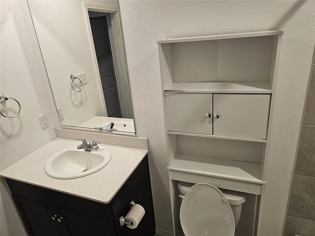 Building Photo - 200 Rubylace Dr
