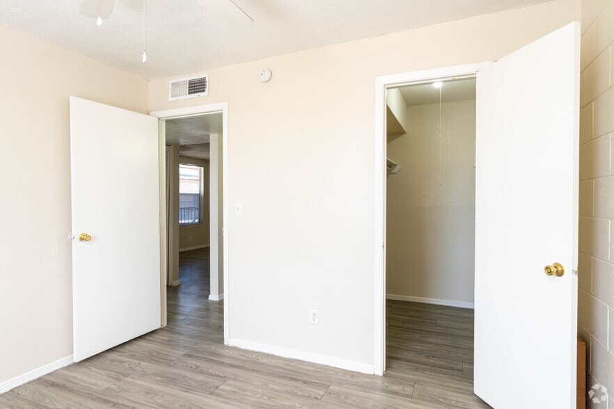 2BR, 1BA - 670SF - Tigua Village- All Utilities Included