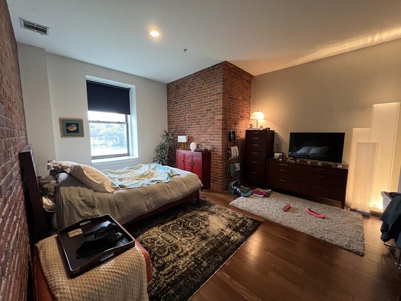 Building Photo - 450 Harrison Ave