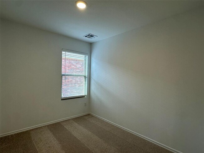 Building Photo - 1840 Wolford Wy