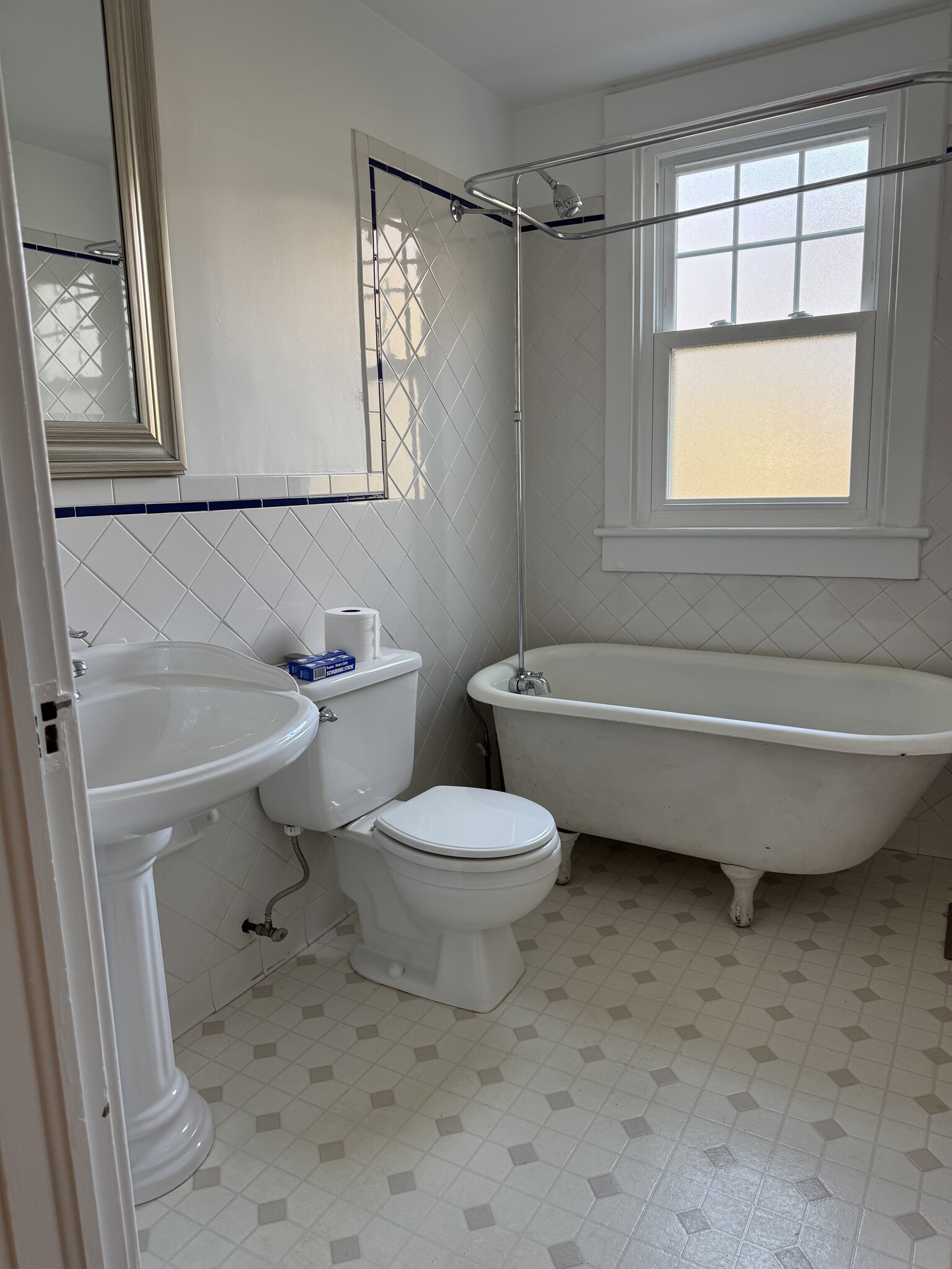 First floor bath - 504 Lee Pl