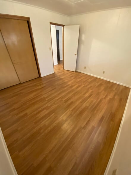 Building Photo - 211 N 16th Ave