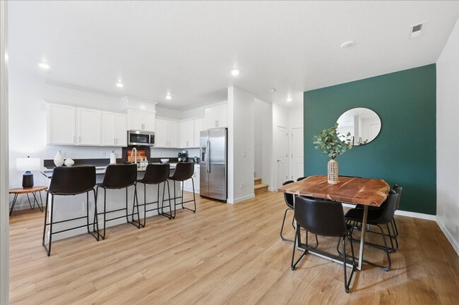 Building Photo - 4226 W Perspective St