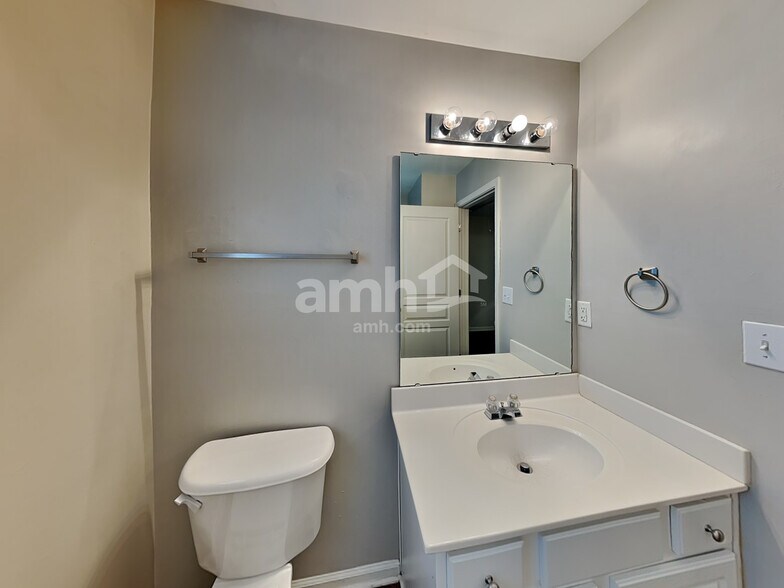 Building Photo - 3324 Glamorgan Ct