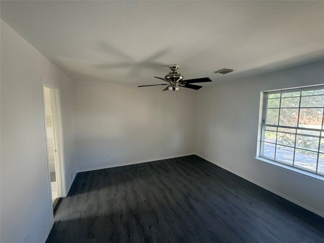 Building Photo - 14014 Long Shadow Dr