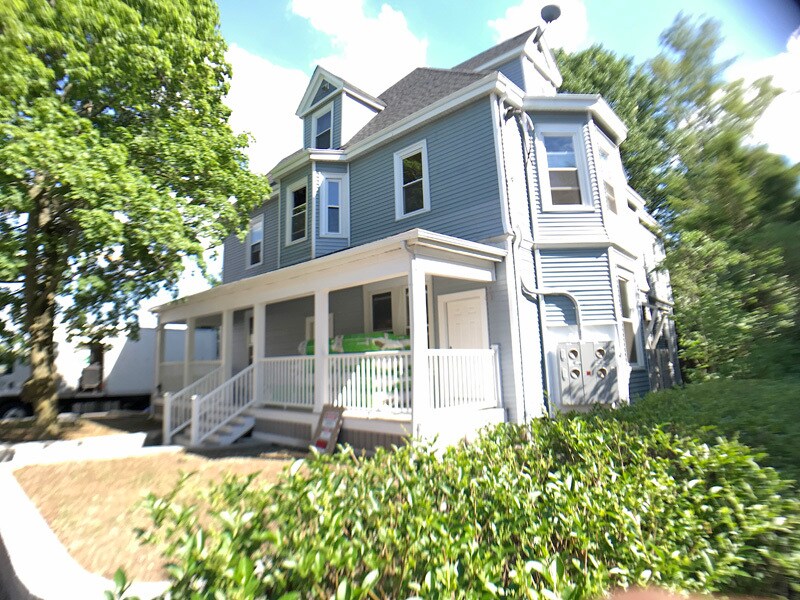 Building Photo - 12 Harris St