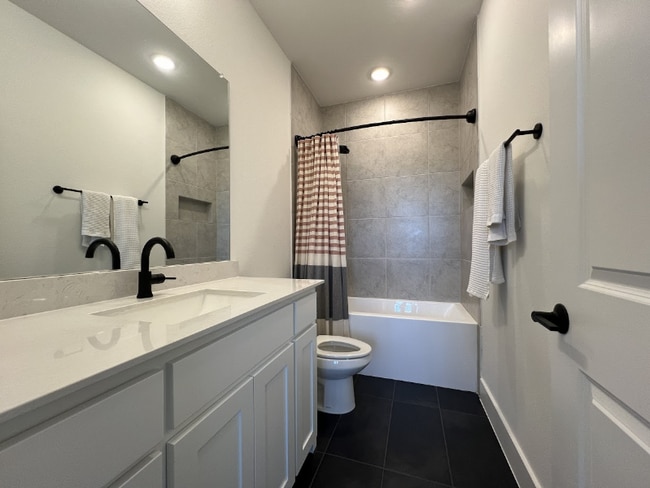 Building Photo - 4231 Splitrock Dr