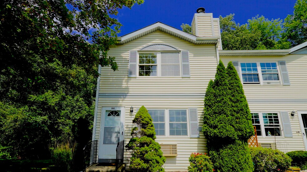 Building Photo - 64 Crystal Ln