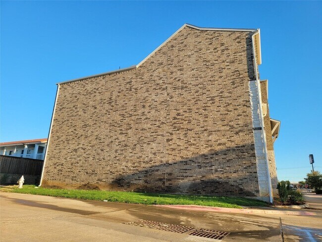 Building Photo - 124 Settlers Wy