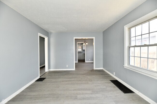 Building Photo - 3910 E 34th St