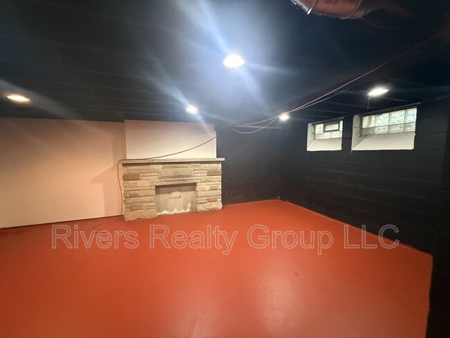 Building Photo - 16555 W Parkway St