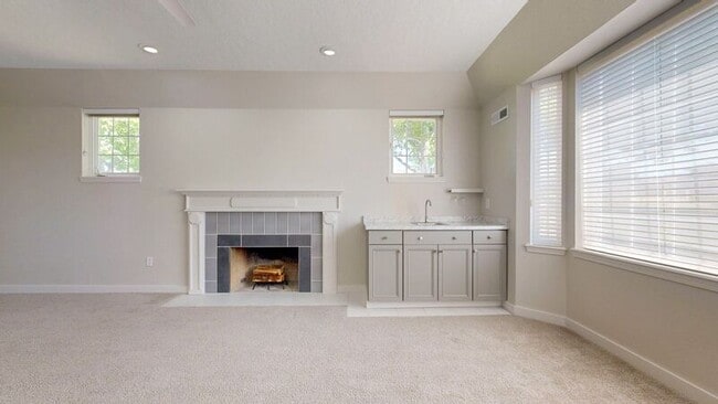 Building Photo - 510 Hogan Ct