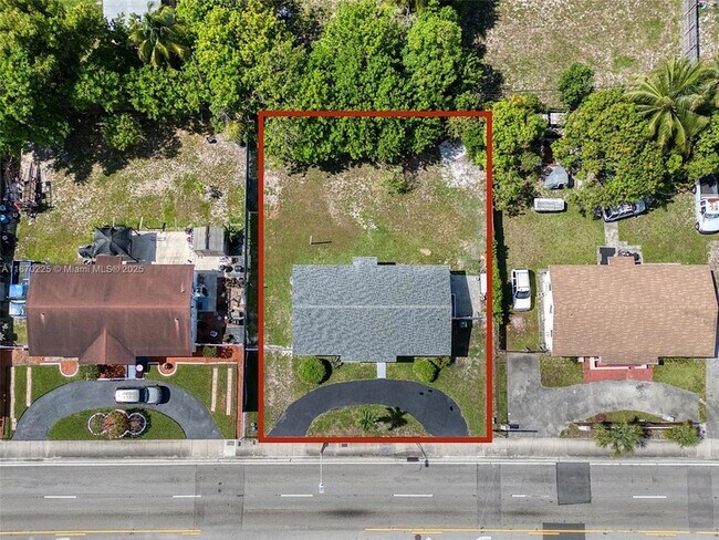 Building Photo - 1402 NW 19th St