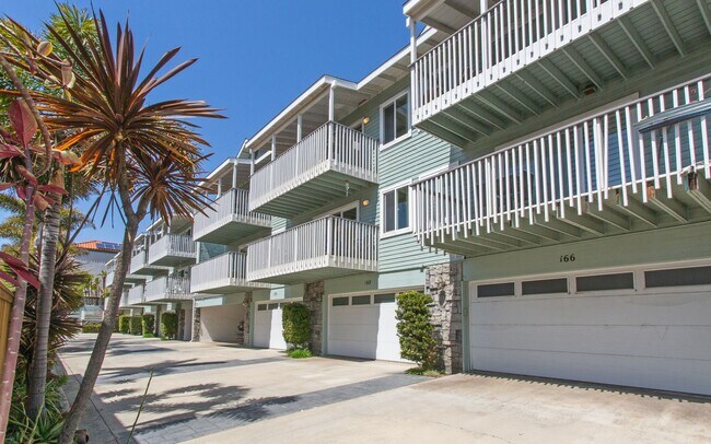 Building Photo - Carlsbad Village Furnished 2 bedroom/2 bath Long Term