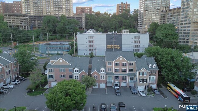 Building Photo - 169 Price 169