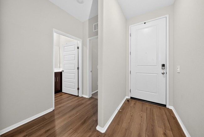 Building Photo - 1037 Yuzu Wy