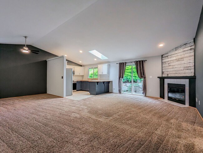 Building Photo - Move in ready 3 bed 2 bath rambler w/ air ...