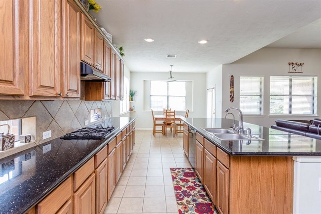 Building Photo - 6706 Ashworth Dr