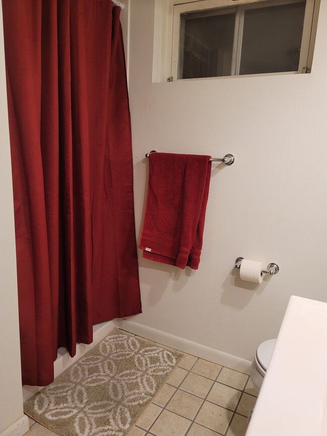 Building Photo - 6117 Shannon Ave