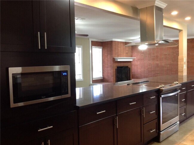 Building Photo - 11511 Whitewing Ave