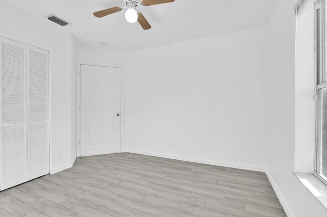 Building Photo - 13974 Folkestone Cir