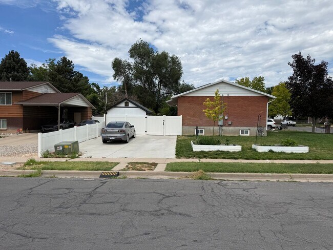 Building Photo - 1159 N 250 E