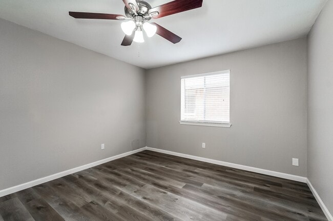 Building Photo - 16311 Alametos Dr