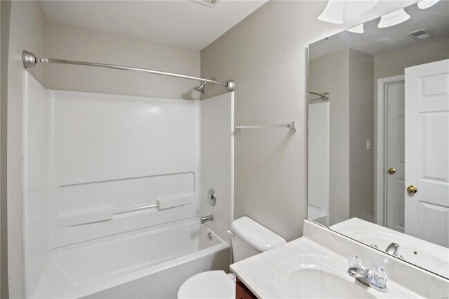 Building Photo - 38 Stonewall Creek Ct