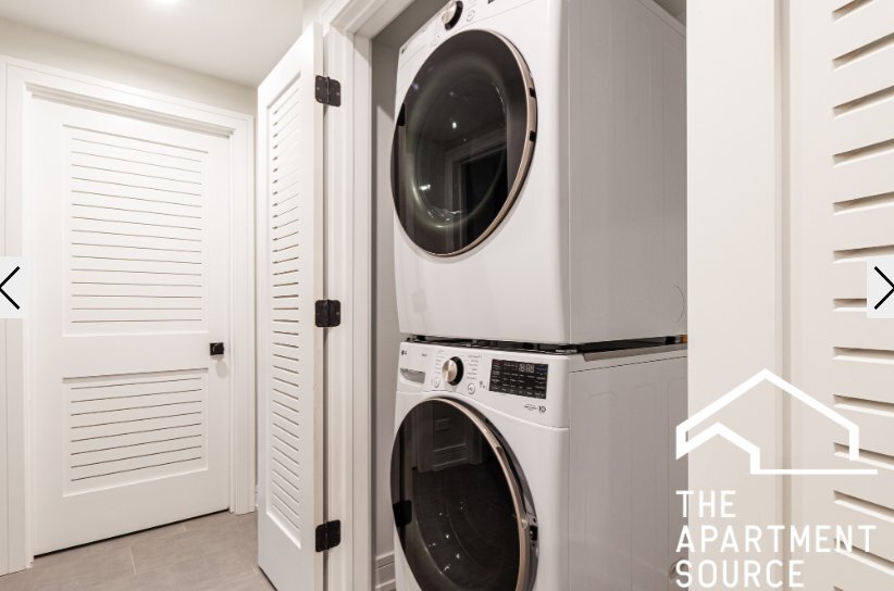 Building Photo - 858 N Paulina St