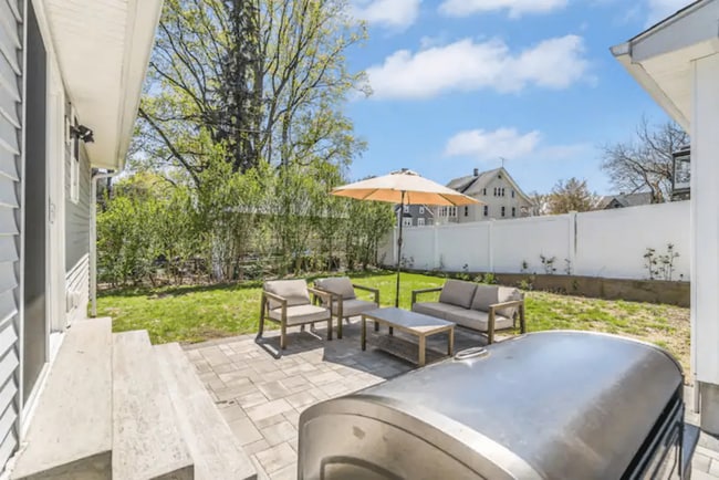 Building Photo - 19 Ellis St