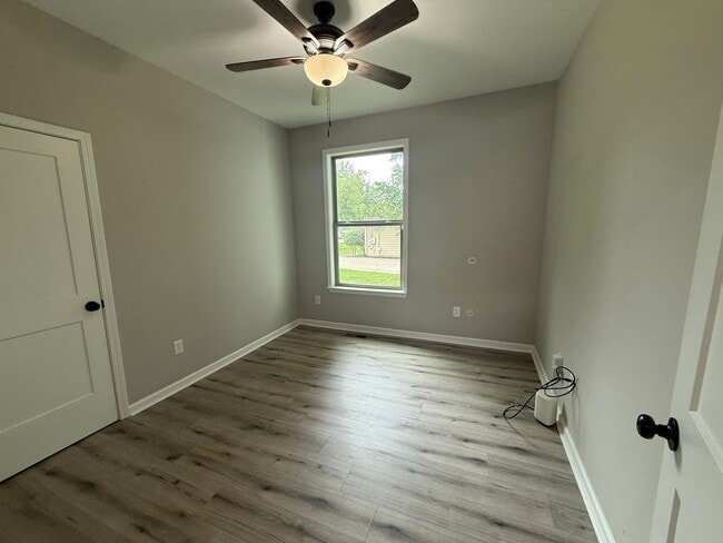 Building Photo - 3 Bedrooms, 2 Bathrooms - Home in South Rome!