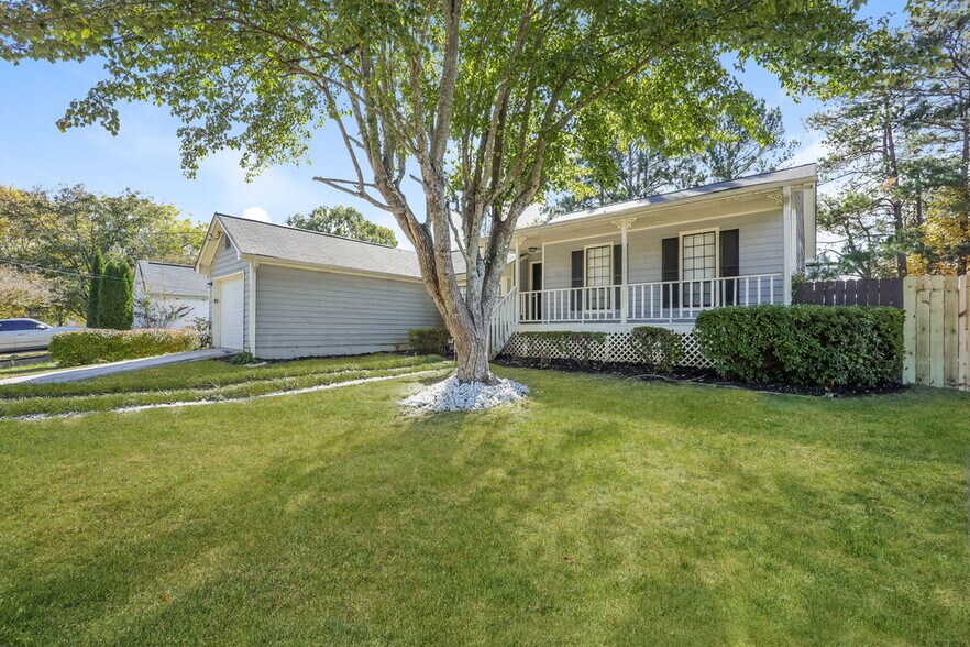 Building Photo - 5818 Northfield Dr