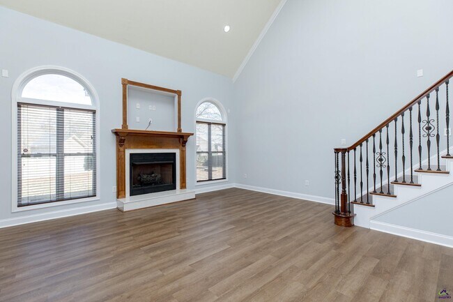 Building Photo - 100 Montview Way