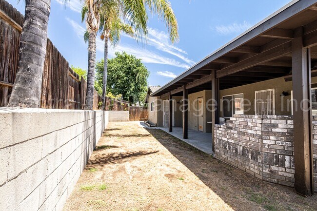 Building Photo - North Meadows - 3 Bedroom, 2 Bath Home wit...