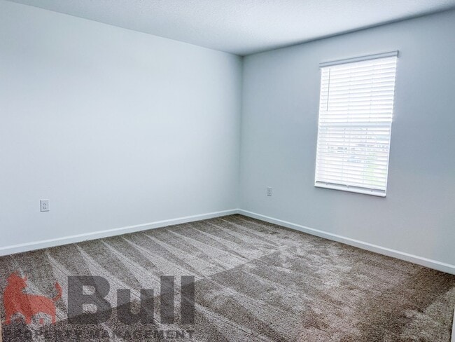 Building Photo - 5030 Four Strand Ct