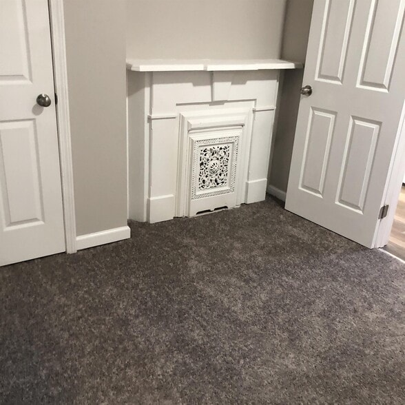 Building Photo - 2327 Duncan St