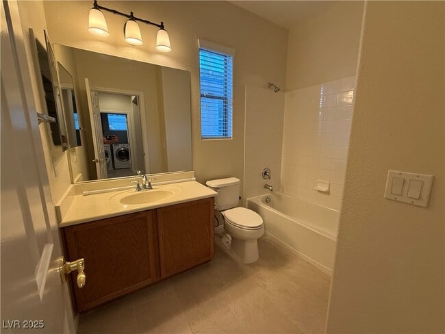 Building Photo - 11921 Luna Del Mar Ln