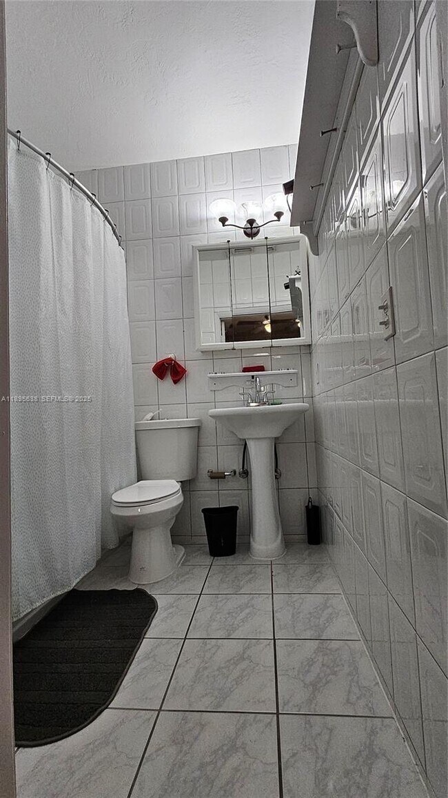 Building Photo - 4201 SW 60th Pl