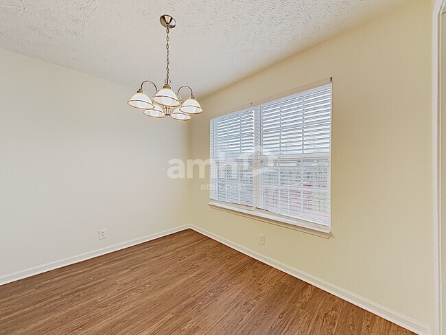 Building Photo - 2935 Weybridge Drive