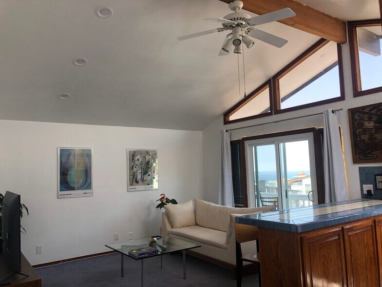 Building Photo - 208 Marine Ave
