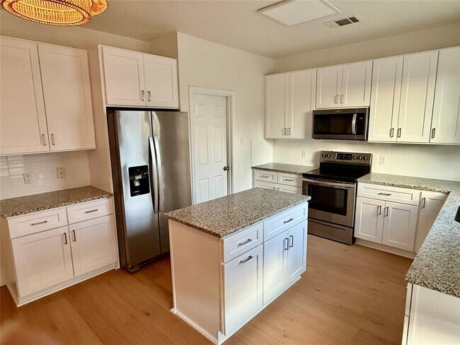 Building Photo - 203 Northern Trail