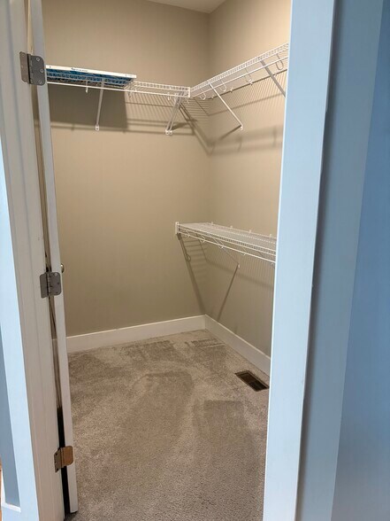 Building Photo - 17870 Broad Meadow Dr