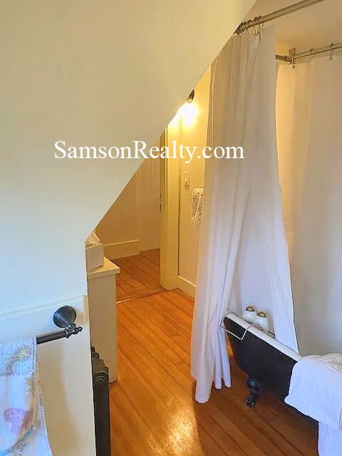 Building Photo - 38 Keene St