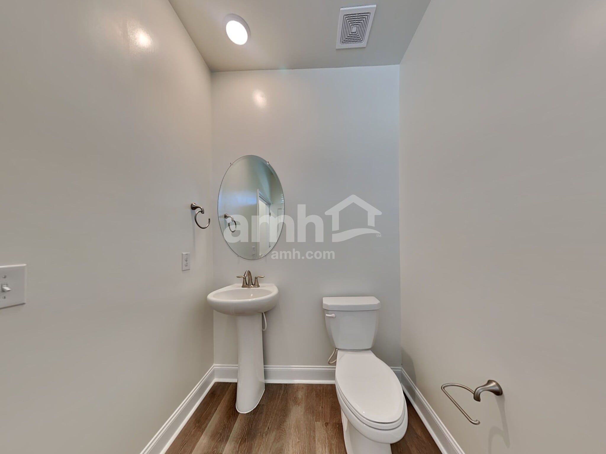 Building Photo - 1950 Weeping Cypress Dr